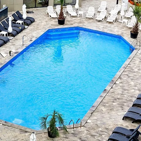 Mons Alezzi Beach N Pools Mamaia