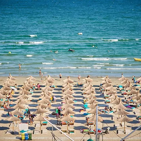 Mons Alezzi Beach N Pools Mamaia