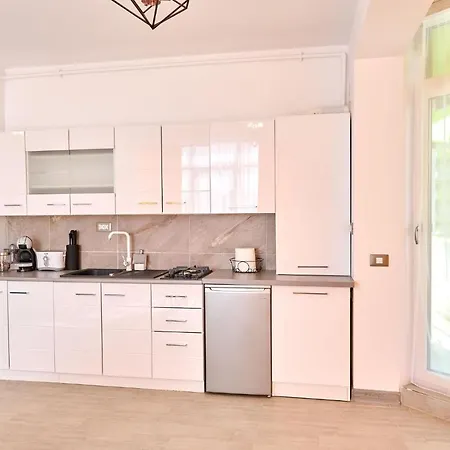 Apartmán Mons Alezzi Beach N Pools Mamaia